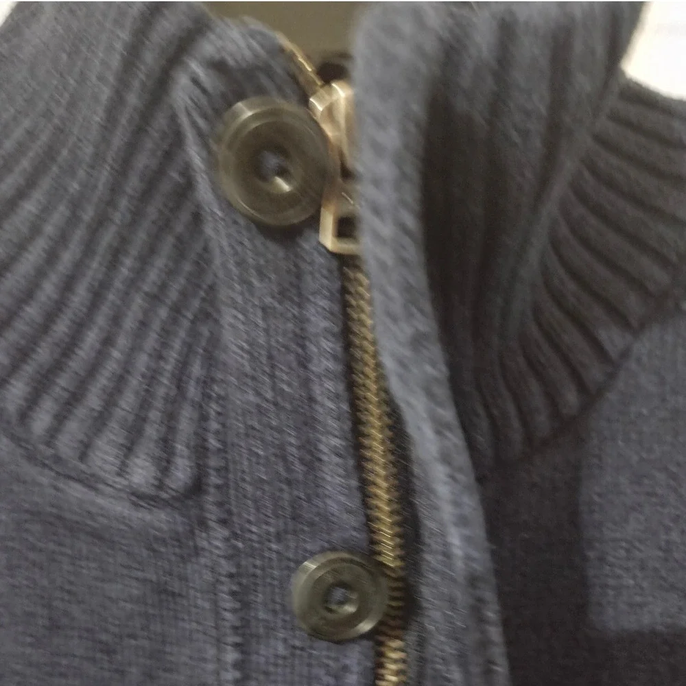 American Eagle Outfitters Men's Navy Blue Athletic Fit Quarter Zip Sweater L